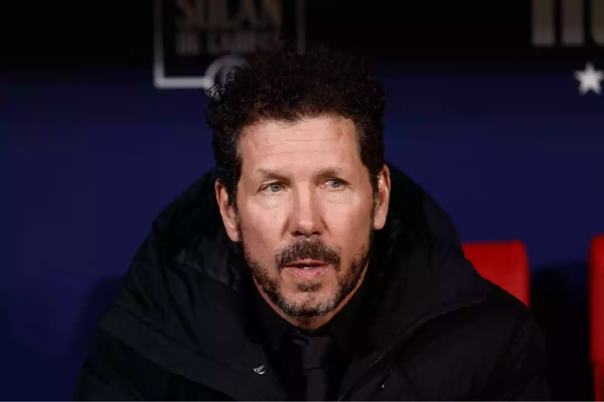 An Atlético midfielder, on the exit ramp: Simeone thinks about it