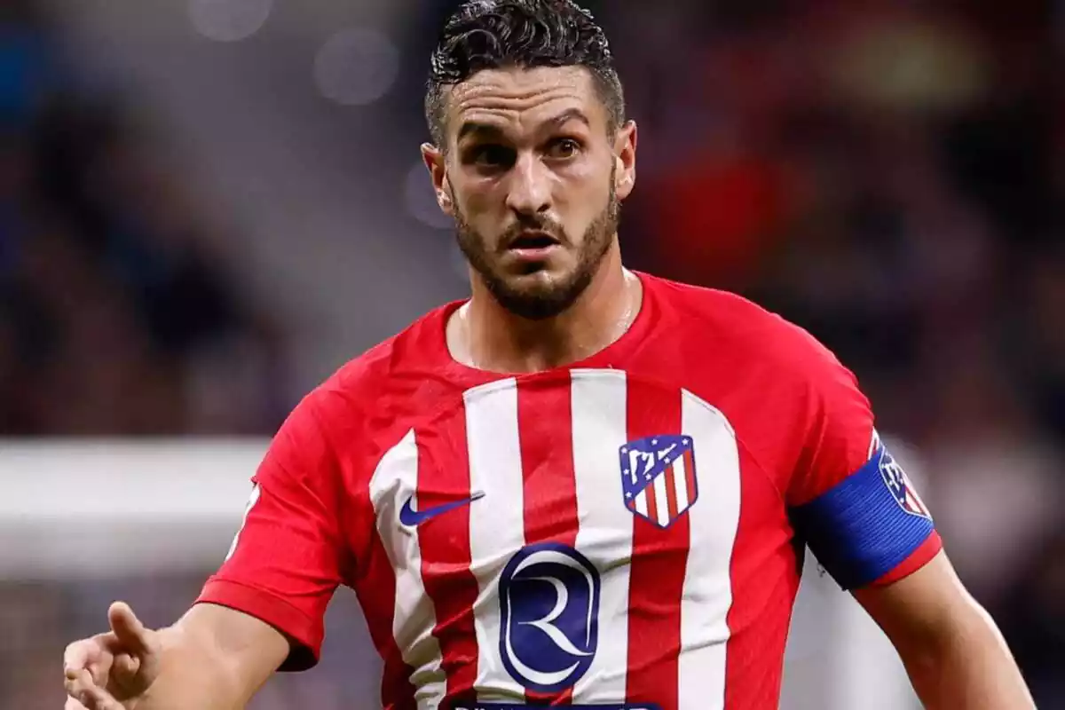 Image of Koke with the Atlético de Madrid shirt